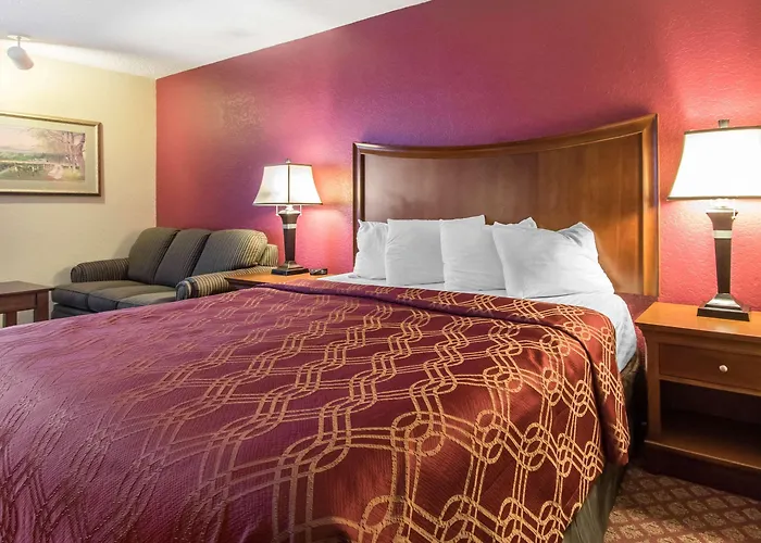 Econo Lodge Inn & Suites Joplin