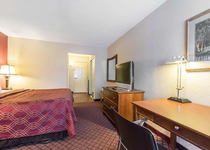 Econo Lodge Inn & Suites Joplin