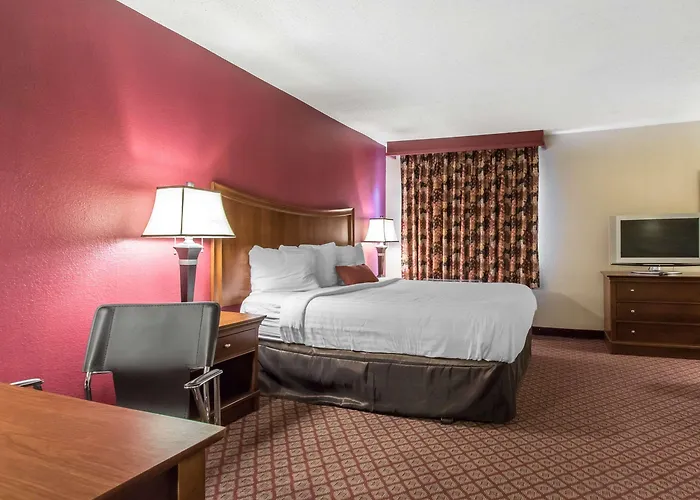 Econo Lodge Inn & Suites Joplin