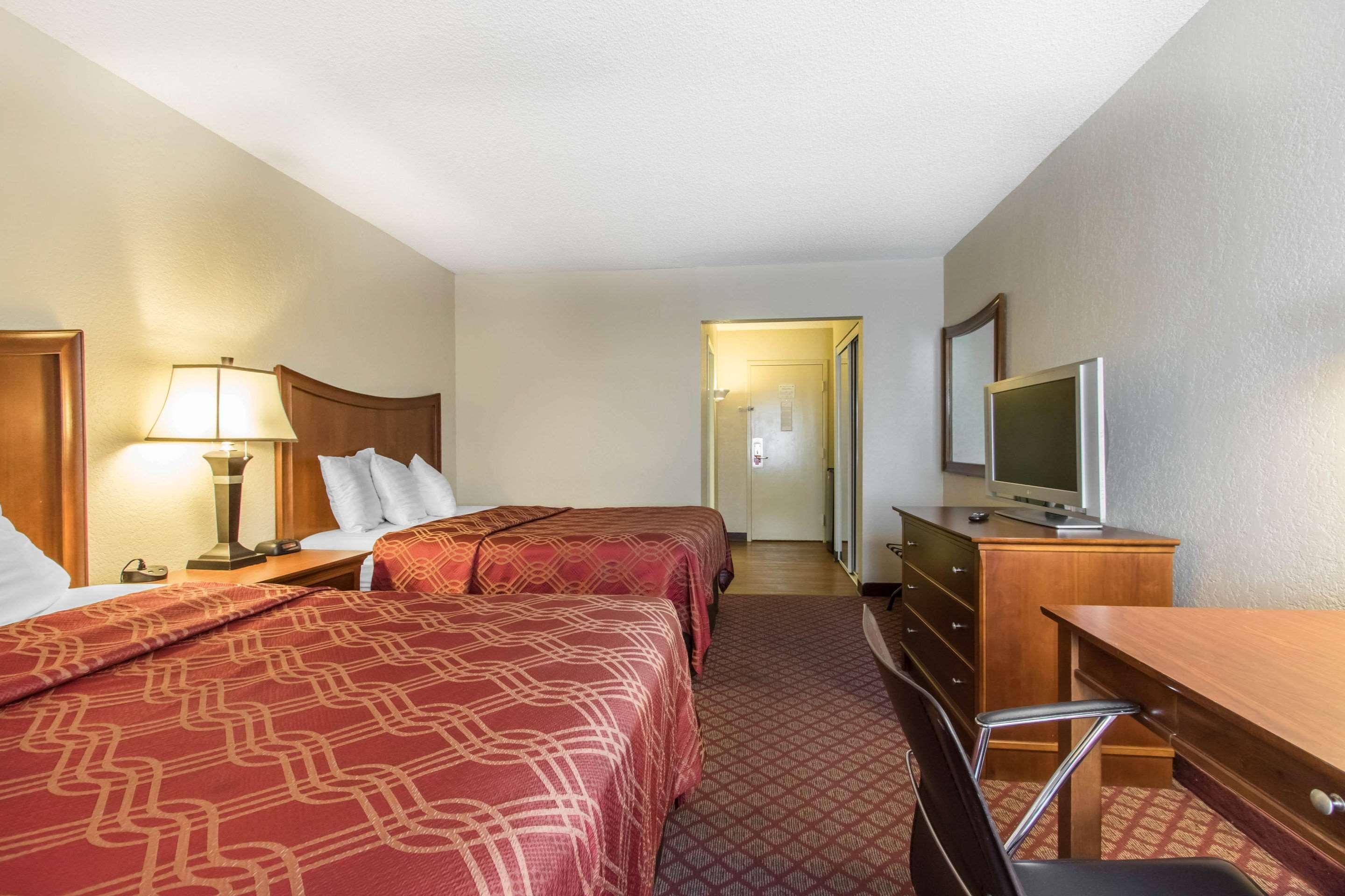 Econo & Hotel