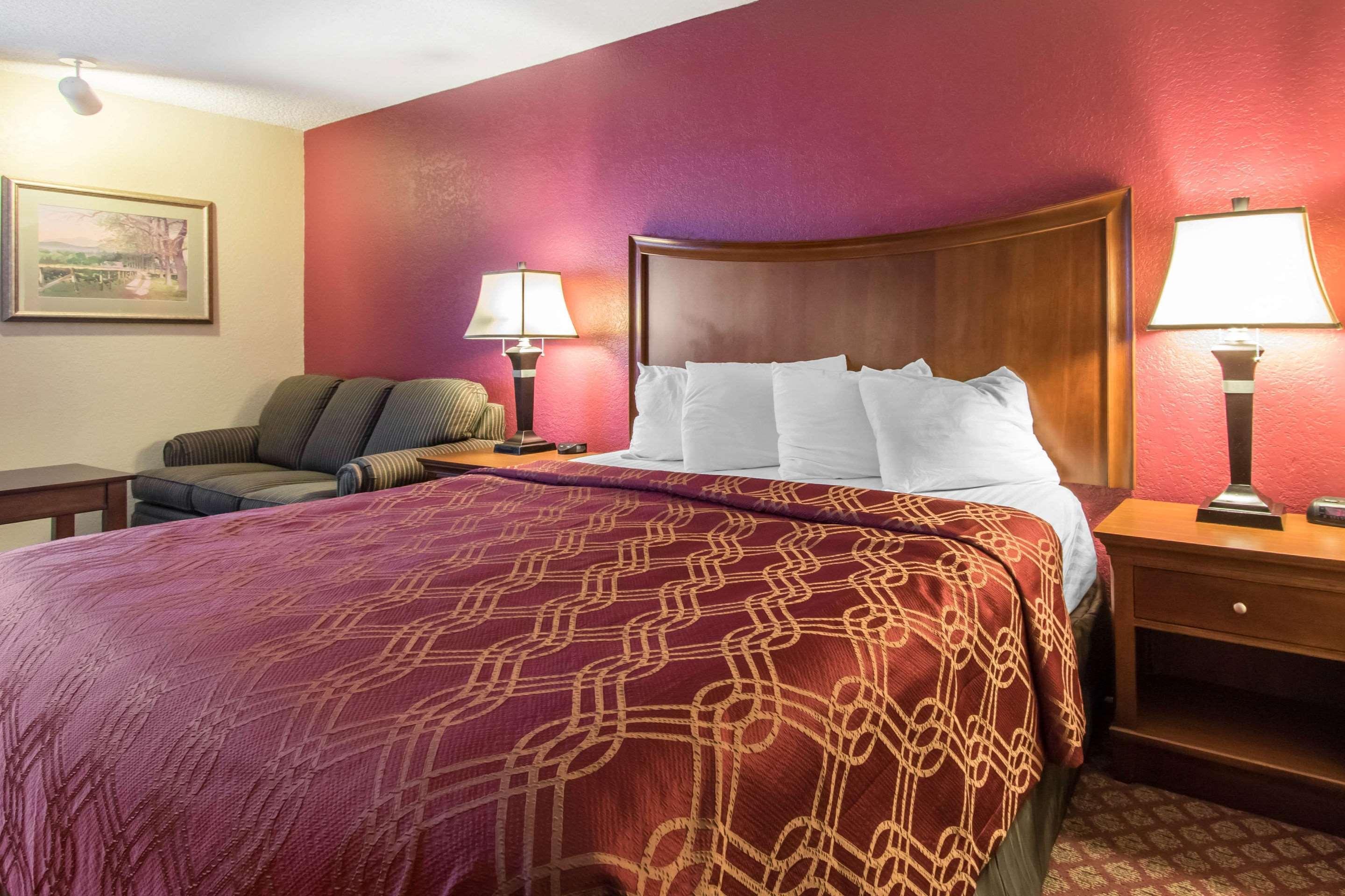 Econo & Hotel